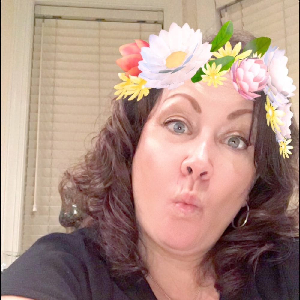 Meet your Posher, Debbie